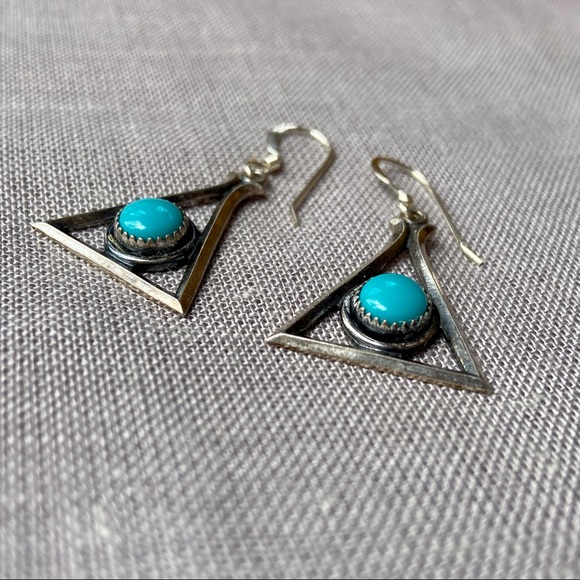 Sold 📣 Vintage Triangle Turquoise & Sterling Earrings - Picture 2 of 13
